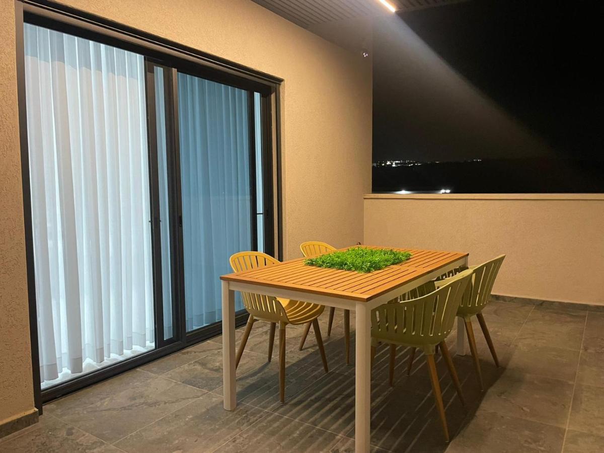 סוויטות נוף שקיעה Hotel Peqi'in Hadasha Buitenkant foto