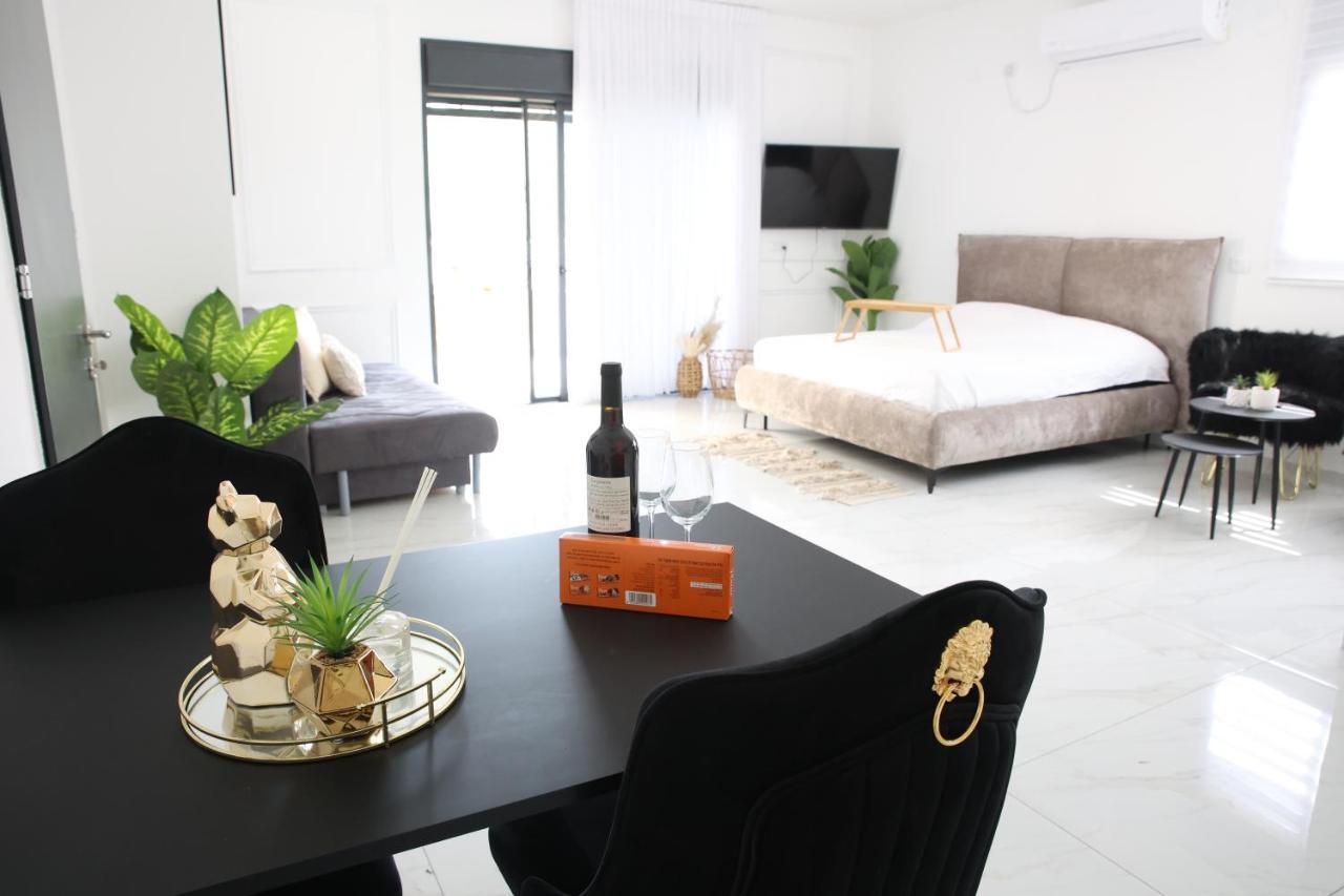 סוויטות נוף שקיעה Hotel Peqi'in Hadasha Buitenkant foto