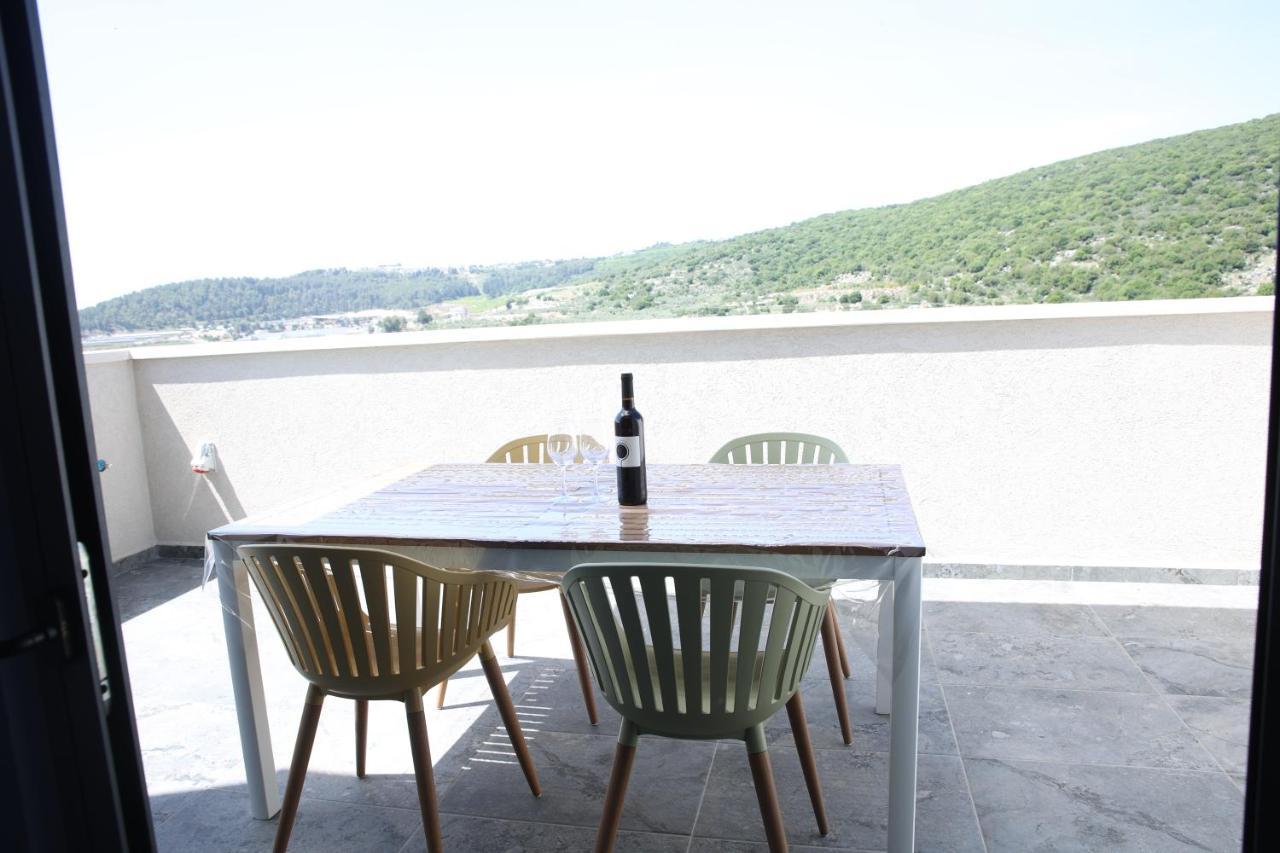 סוויטות נוף שקיעה Hotel Peqi'in Hadasha Buitenkant foto